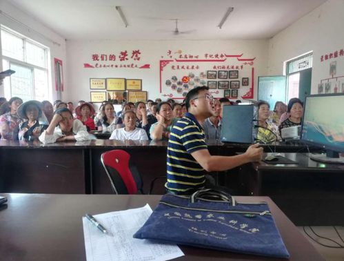 米易縣副縣長唐良德深入草場鎮碗廠村開展農業種植技術培訓